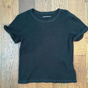 Abercrombie &Fitch black top with cuffed short sleeves
